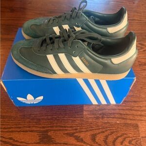 EUC Adidas Samba mineral Green Sneakers Big kids 6 / Women's 8. ~$80